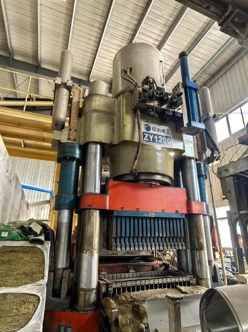 水泥砖机械设备制砖成型周期是多长时间?与普通水泥砖机相比优势在哪里... 水泥砖机械设备制砖成型周期是多长时间?与普通水泥砖机相比优势在哪里...