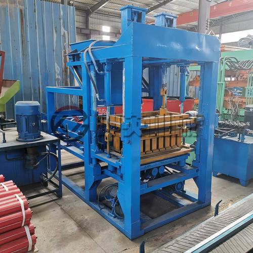 选择砌块成型机厂家时,应该注意哪些事项? 选择砌块成型机厂家时,应该注意哪些事项?